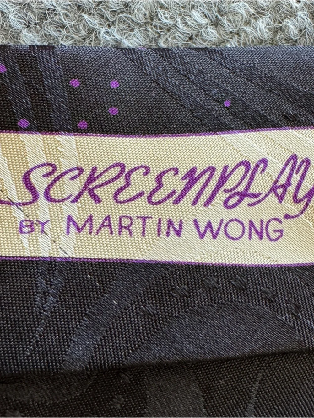 Screenplay Martin Wong bold silk